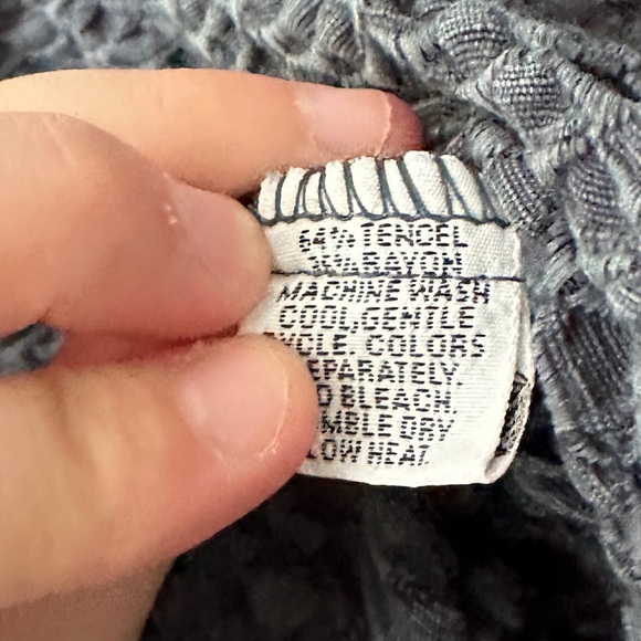 Via Vai Textured Navy Crop Tank Top Size Small - Picture 3 of 6